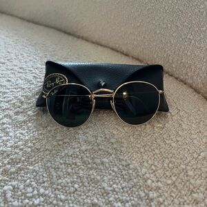 Ray-Ban Round Metal Sunglasses